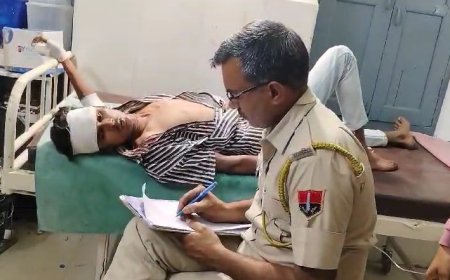 एटीएम से पैसा निकाल बाहर आए युवक पर बदमाशों ने किया हमला, मार-पीट कर छीनी नकदी