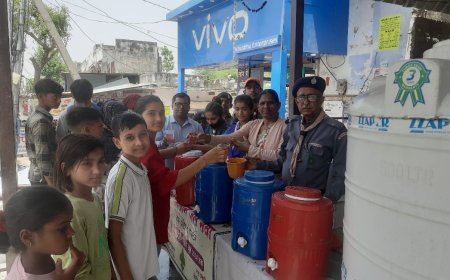 बस स्टैंड पाटन पर स्काउट व गाइड ने पिलाया शरबत
