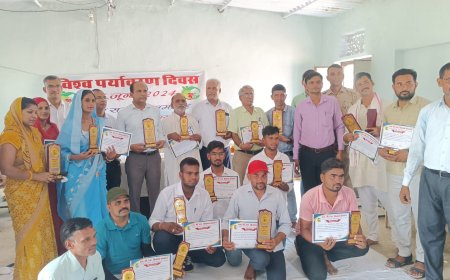 वृक्ष प्रेमियों को विश्व पर्यावरण दिवस पर  सम्मानित किया