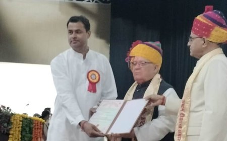 डॉ विनोद कुमार शर्मा को मिली पीएचडी की उपाधि ,हुआ सम्मान