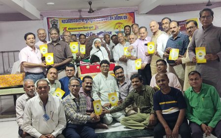 समाचार पत्रों में सामग्री ऐसी हो जिसे पाठक वर्ग पढ़ने के प्रति आकर्षित हो - आर्यिका  स्वस्तिभूषण माताजी