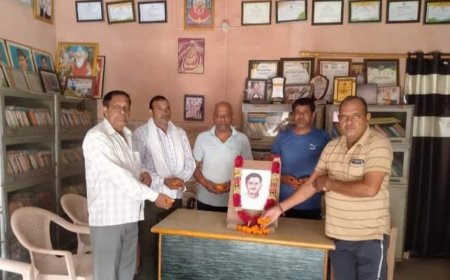 स्वतंत्रता सेनानी बिस्मिल को किया नमन