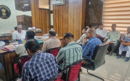 अतिरिक्त जिला कलेक्टर ने ली साप्ताहिक समीक्षा बैठक