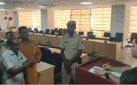 युवक की हत्या के मामले में जिला पुलिस अधीक्षक से मिल कर दोषियों के विरुद्ध कार्यवाही की मांग