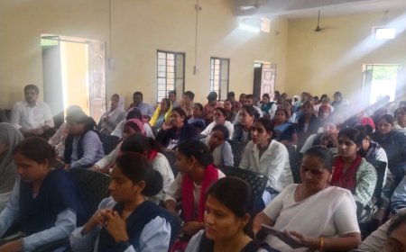 सीएमएचओ ने ली ब्लॉक चिकित्सा अधिकारी व कर्मचारियों की बैठक