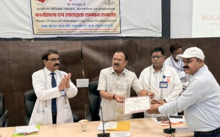 रक्तवीर सोनी व पारीक को विश्व रक्तदाता दिवस पर किया सम्मानित