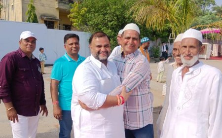 बलिदान का प्रतीक पर्व बकरीद पर ईदगाह में हुई नमाज, कांग्रेस राष्ट्रीय सचिव गुर्जर ने दी मुबारकबाद