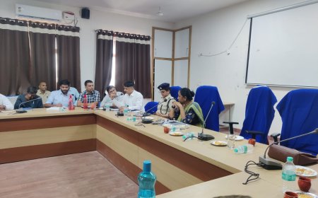 अंतर्राष्ट्रीय योग दिवस को सफल बनाने के लिए जिला स्तरीय अधिकारियों की बैठक आयोजित