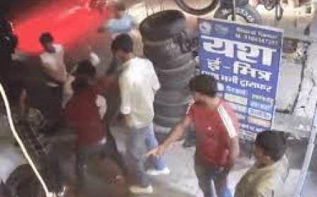 ई-मित्र संचालक के साथ मारपीट के  साथ फायरिंग करने से भय
