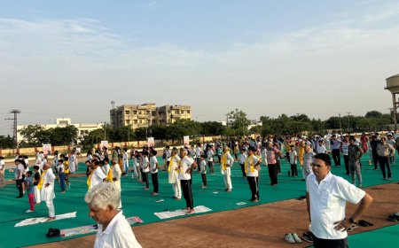 जिला स्तरीय समारोह में 3 हजार से अधिक लोगों ने किया एक साथ योगाभ्यास