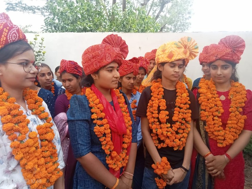 तिजारा के जगमलहेड़ी स्थित बीवीएम स्कूल के बच्चों ने दसवीं के परीक्षा परिणाम में मारी बाजी