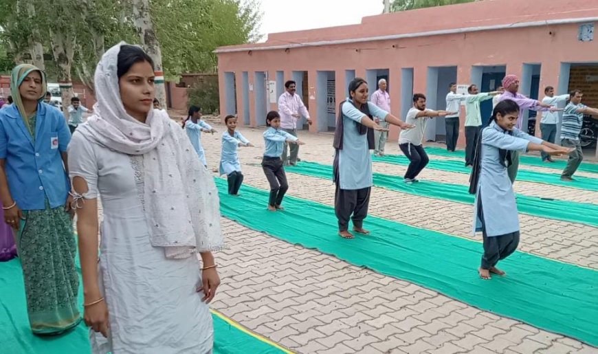 योग दिवस पर खुला विद्यालय,छात्रों सहित गुरुजनों ने किया योगाभ्यास