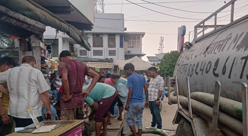 जागा नगर पालिका प्रशासन नालो की सफाई में जुटे कर्मचारी