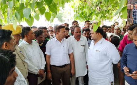 खेत मे ट्रेक्टर ट्राली से खाद खाली करते 11 हजार लाइन से हुआ हादसा , युवक की मौत