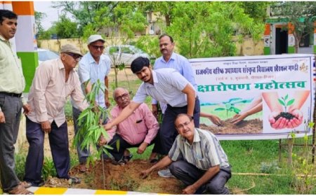 राजकीय वरिष्ठ उपाध्याय संस्कृत विद्यालय खैरथल में किया गया वृक्षारोपण महोत्सव का आयोजन