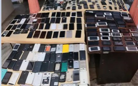 स्मार्ट फोन के लॉक तोड़ने के साथ उनके IMEI नंबर को बदलने वाली गैंग को पकड़ा,कबाड़ और एक्सचेंज में आए फोन की डिटेल चोरी करते