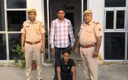 फर्जी आईडी बनाकर लोगों कों ठगने वाला  व्यक्ति गिरफ्तार