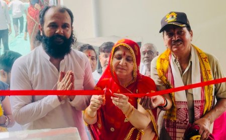 द बोहराज ग्लोबल स्कूल मंडावर के नए भवन का उद्घाटन पूर्व सरपंच श्रीमती प्रेम देवी बोहरा ने हवन पूजन कर फीता काटकर किया