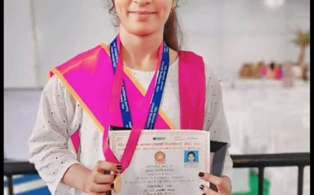 श्री टोडरमल पीजी महाविद्यालय की छात्रा अंकिता कुमावत को मिला गोल्ड मेडल