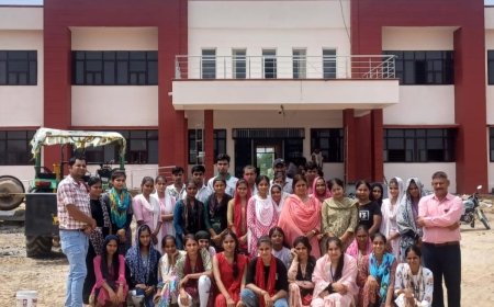 राजकीय महाविद्यालय खैरथल में जागरूकता रैली निकालकर किया वृक्षारोपण