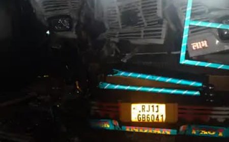 दो ट्रको की भिड़ंत,  दोनों ट्रको के ड्राइवरो की मौत