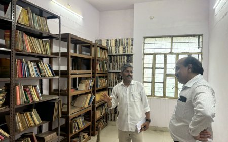 वित्तीय सलाहकार ने किया जन सम्पर्क कार्यालय का निरीक्षण