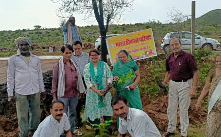 भारत विकास परिषद के संस्थापक की जयंती एवं परिषद के स्थापना दिवस के पखवाड़े के अंतर्गत लगाए पौधे