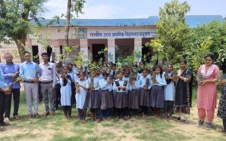 राजकीय उच्च प्राथमिक विद्यालय लादूवास में  "एक पेड़ देश के नाम" कार्यक्रम के तहत किया गया वृक्षारोपण