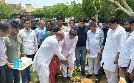 जिला प्रभारी मंत्री ने पौधा लगाकर एक पेड मां के नाम अभियान का किया शुभारम्भ