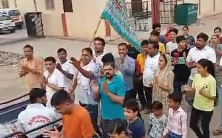 श्याम सखा मंडल के द्वारा निकाली गई एकादशी पर्व को लेकर शोभायात्रा पूरे कस्बे में गूंजा जय श्री श्याम का जयकारा