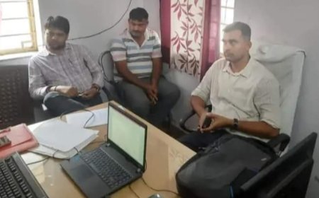 10 हजार रुपए की रिश्वत लेते अग्निशमन अधिकारी को रंगे हाथों दबोचा