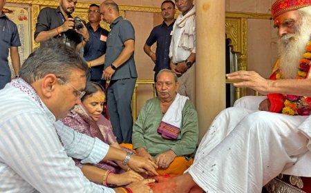 मुख्यमंत्री ने गुरू पूर्णिमा के अवसर पर बडा हनुमान मंदिर में की पूजा-अर्चना