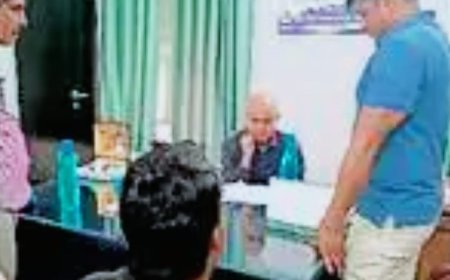 फर्जी डॉक्टर पर कार्रवाई करने की मांग, ज्ञापन सौंपा