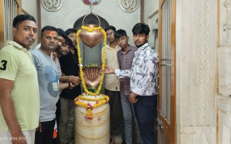 श्रवण के प्रथम सोमवार को बाबा का किया अभिषेक