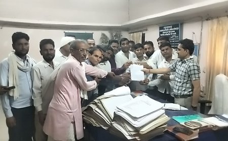 युवा ब्लॉक कांग्रेस ने बिजली की अघोषित कटौती को लेकर सौंपा ज्ञापन