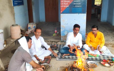 पचलंगी पुलिस चौकी स्थित शिवालय में रुद्राभिषेक का हुआ आयोजन ,कन्याओं को कराया भोजन