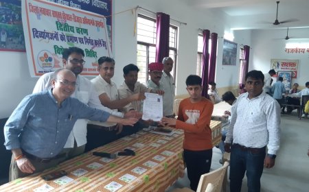 जिला नवाचार सशक्त खैरथल-तिजारा अभियान के प्रथम चरण शिविर में 29 दिव्यांग जनों के प्रमाण पत्र हुए जारी:  पंकज को 18 वर्ष बाद मिला दिव्यांग प्रमाण पत्र