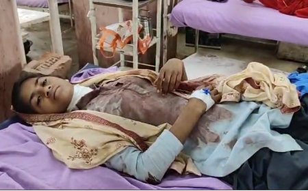 घर में सो रही किशोरी का युवक ने गला काटा, परिजन में दर्ज कराया मामला