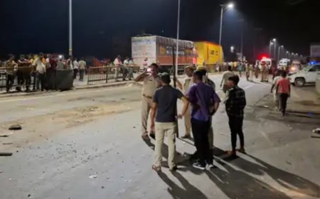 युवकों को कुचलते हुए घर में घुसा टैंकर: गुस्साए लोगों ने हाईवे पर लगाया जाम, आगजनी-तोड़फोड़ की घटना को भी दिया अंजाम