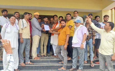 अघोषित विद्युत कटौती को लेकर सौंपा ज्ञापन