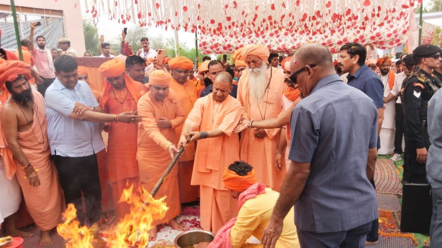 यूपी सीएम योगी आदित्यनाथ ने कहा- नेता हमेशा बांटने की कोशिश करते हैं जो हमारे देश की एकता और अखंडता के लिए घातक