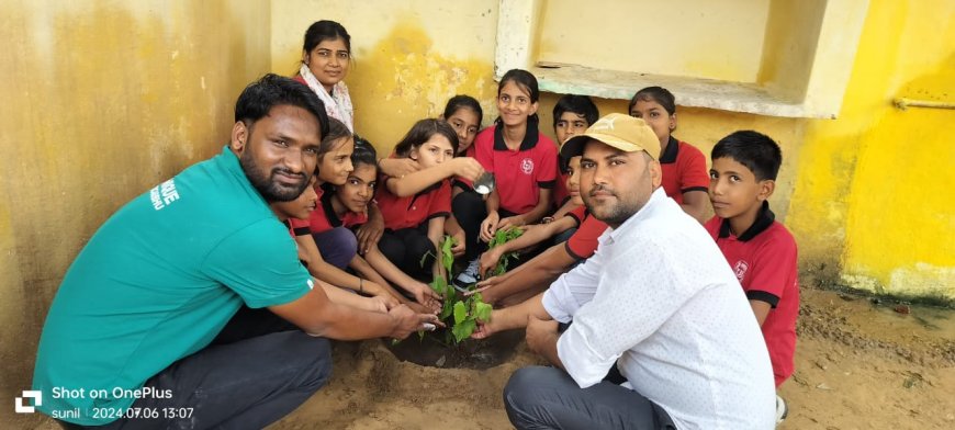 वृक्षारोपण महाअभियान के तहत टैगोर फाउंडेशन स्कूल में किया वृक्षारोपण