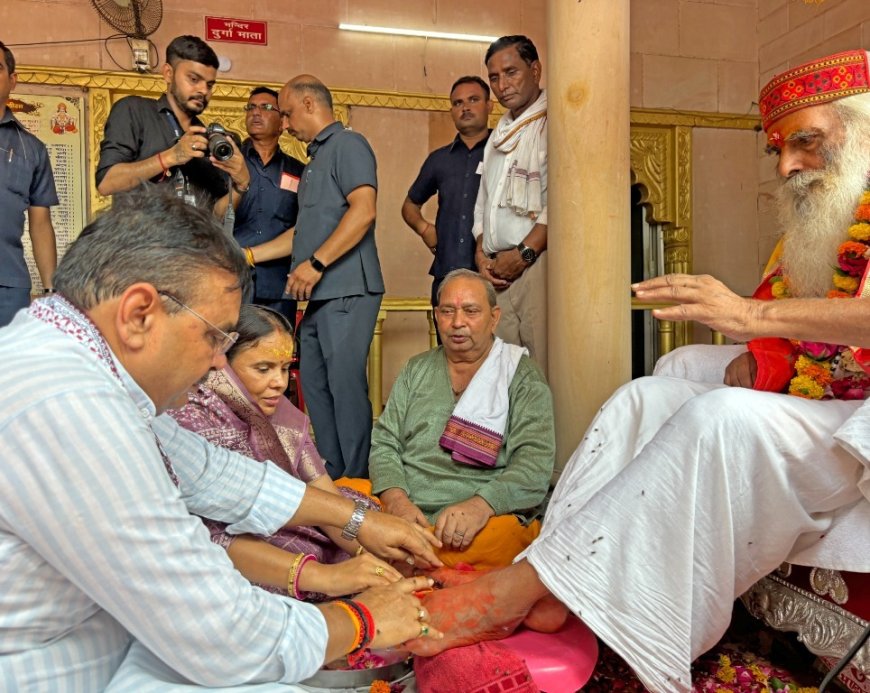 मुख्यमंत्री ने गुरू पूर्णिमा के अवसर पर बडा हनुमान मंदिर में की पूजा-अर्चना