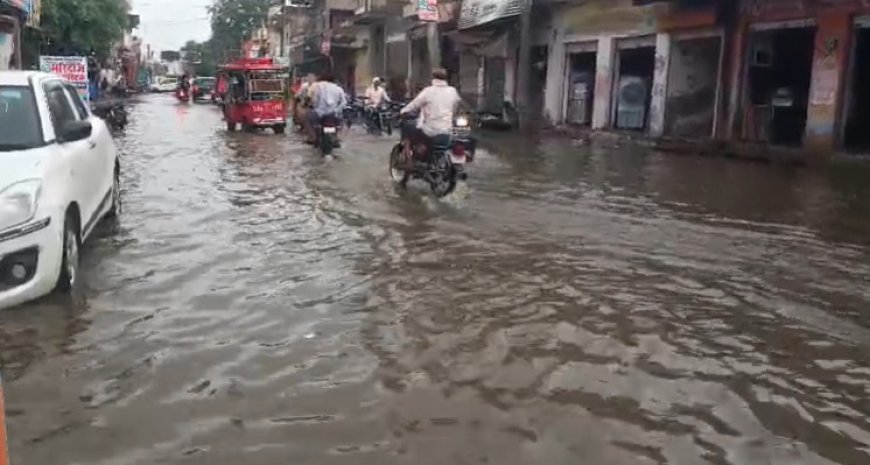 लाखों रुपए खर्च के बावजूद कस्बे की सफाई व्यवस्था ठप्प नाले नालियां कचरे एवं गंदगी से अटे। दुकानों में पानी भर जाने से हुआ भारी नुक्सान। व्यापारियों में आक्रोश