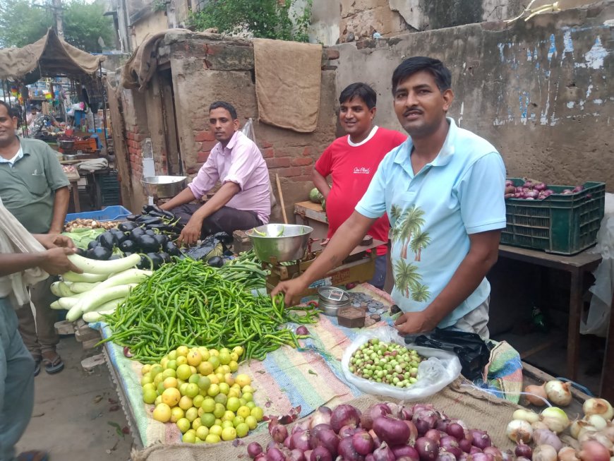 सब्जियों ने बिगाड़ा बजट फलों से महंगा बिक रहा है टमाटर