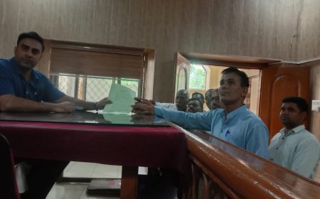 भूतपूर्व सैनिक के परिवार को प्रशासन द्वारा सुरक्षा की मांग को लेकर उपखंड अधिकारी को सौंपा ज्ञापन