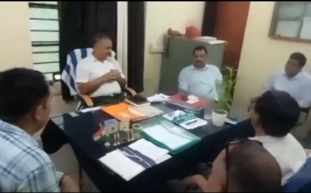 विभिन्न विभागीय योजनाओं की समीक्षा बैठक आयोजित