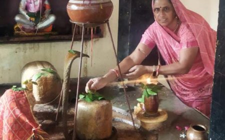 गुरलाँ में सदाबहार महादेव तीसरे सोमवार को भक्तों ने किया जलाभिषेक