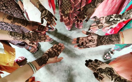 राजकीय महाविद्यालय मालाखेड़ा में मेहंदी प्रतियोगिता का हुआ आयोजन