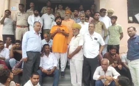 अमरगढ़ किले से जगमोहन भगवान की मूर्ति चोरी का मामला ,बारह खेड़ा के ग्रामीणों ने उपखंड अधिकारी को मुख्यमंत्री के नाम सोपा ज्ञापन